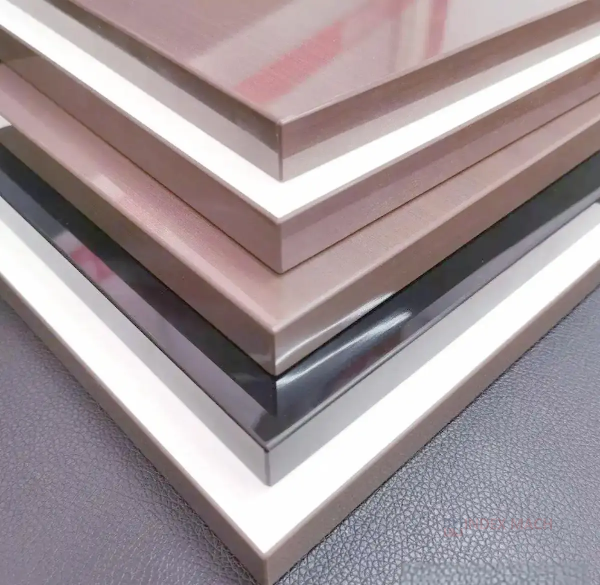 IMEB-A-T7 banding a high-gloss furniture panel edge